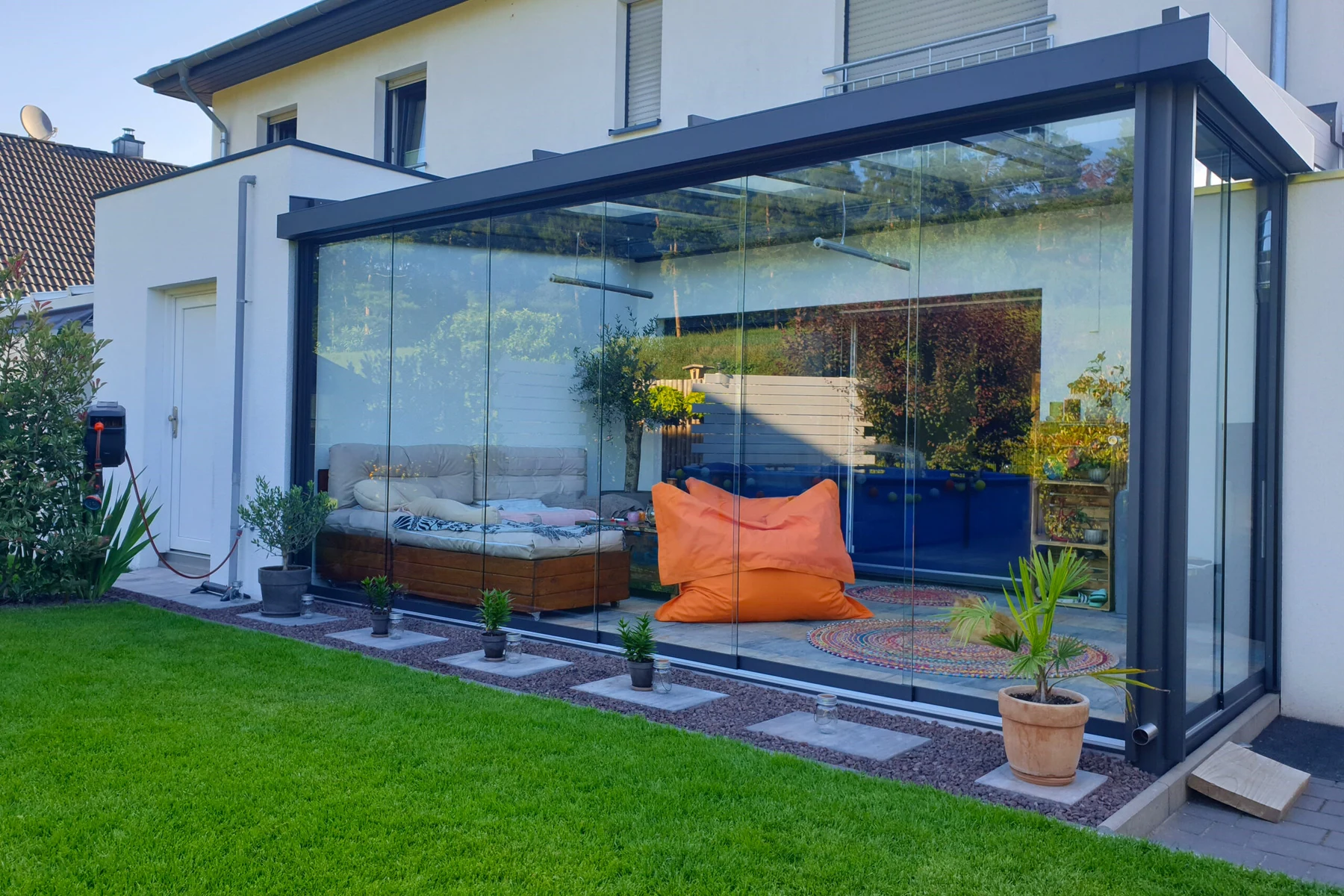 ExtremeLine HeatTube – Montage im verglasten Außenbereich