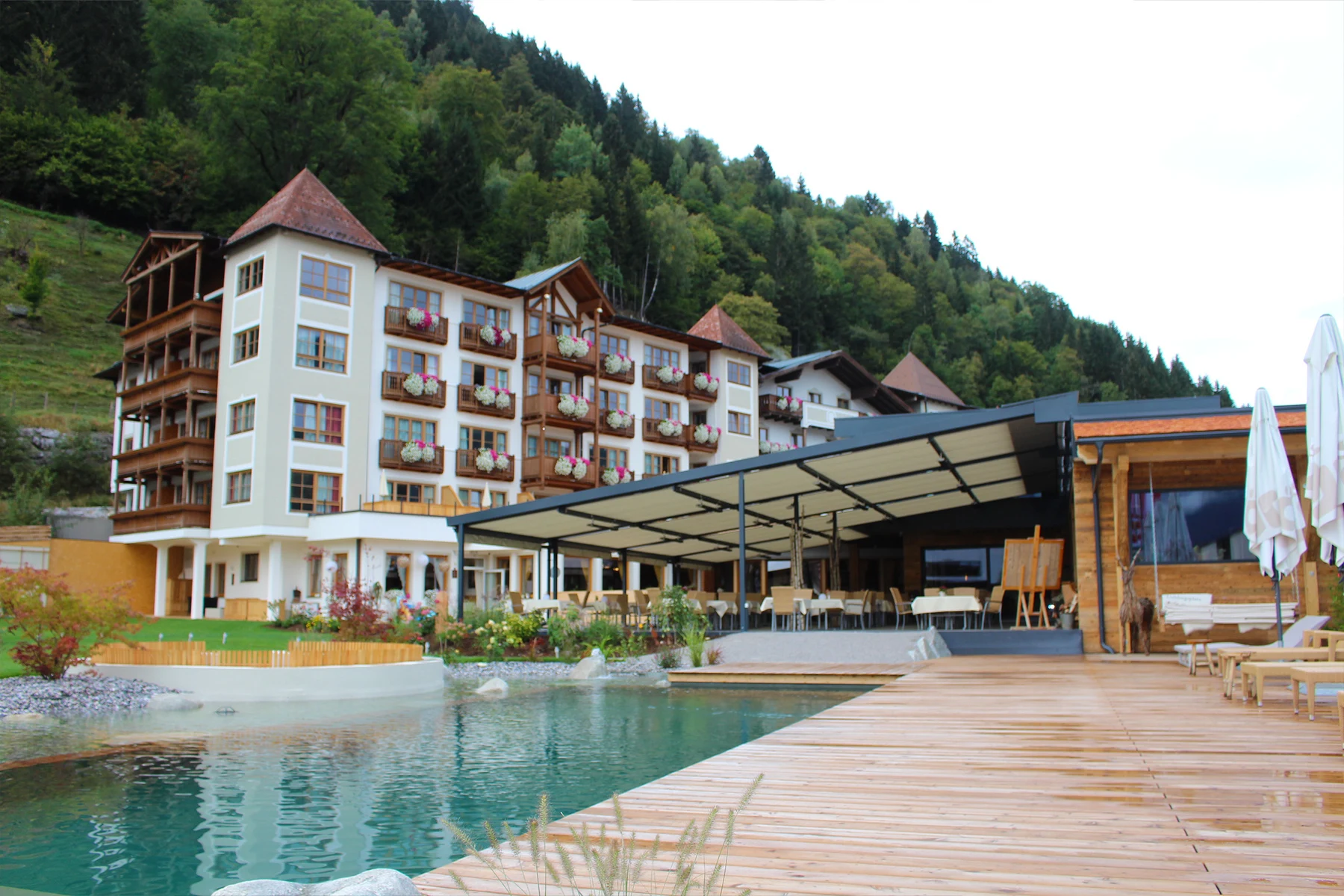 ExtremeLine HeatZone – Anwendung im Hotel-Außenbereich