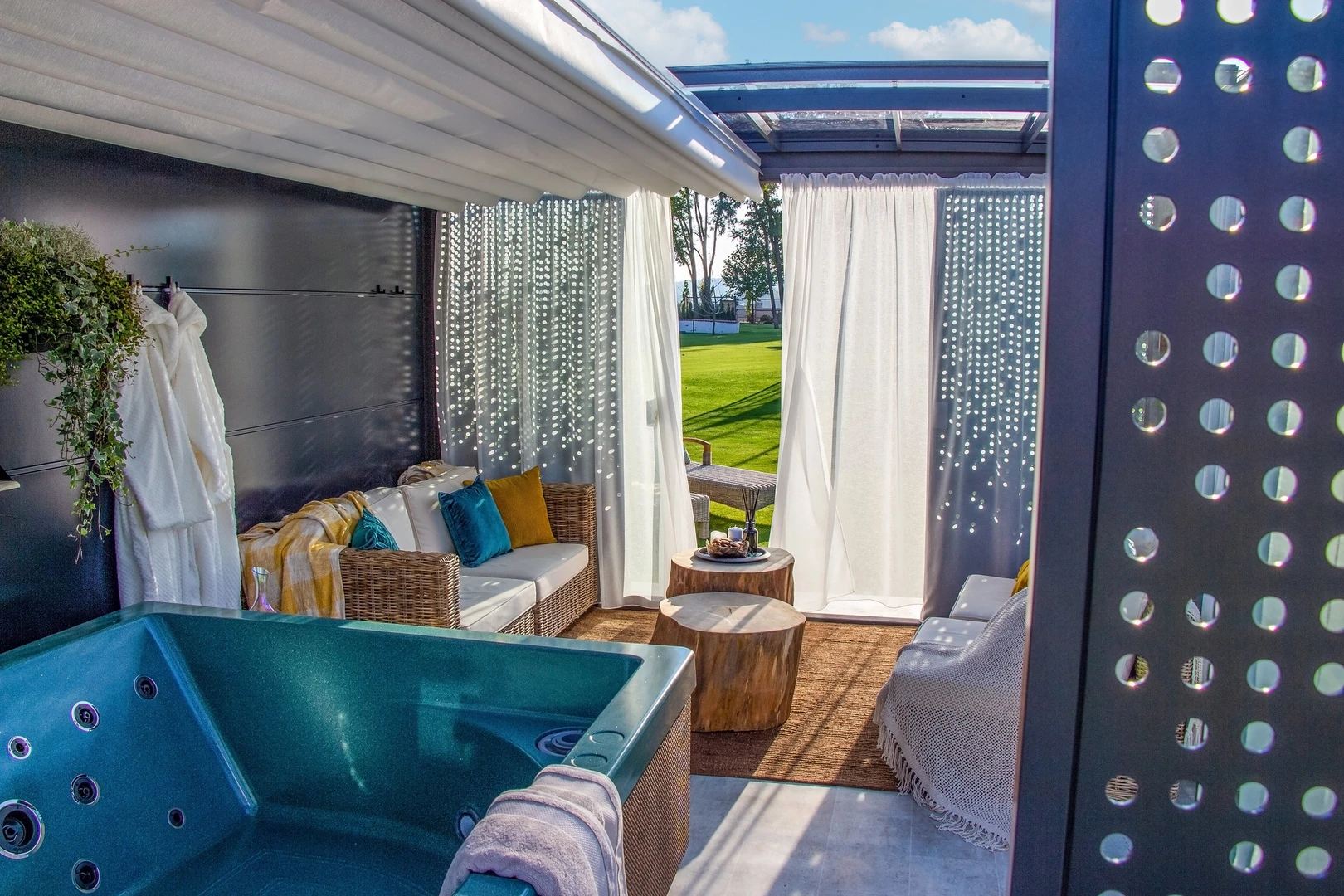 ALUKOV Pergola Spa – Herstelleransicht 6